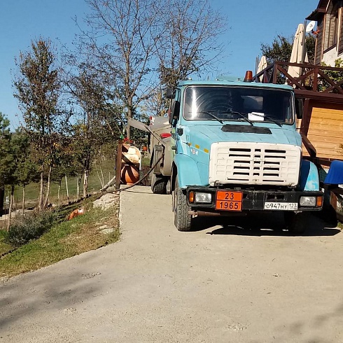      🚛